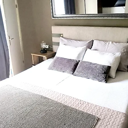 Bonbon And 2* Задар