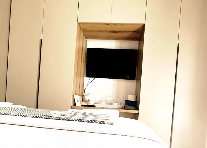 Bonbon And Guest house 2*